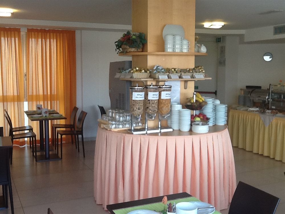 Hotel Pasha ลินญาโน ซับเบียโดโร ภายนอก รูปภาพ