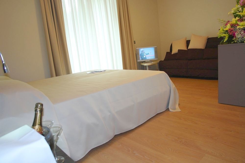 Hotel Pasha ลินญาโน ซับเบียโดโร ภายนอก รูปภาพ