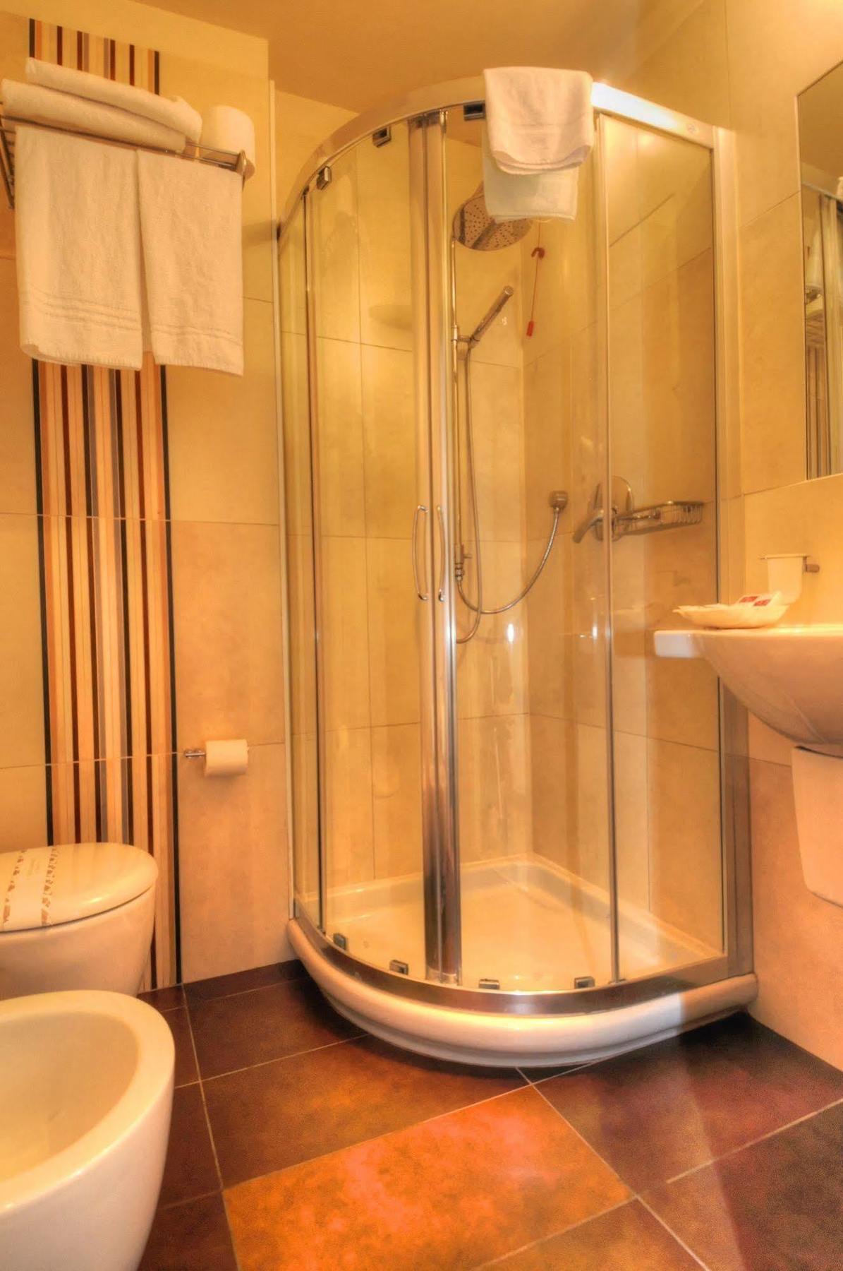 Hotel Pasha ลินญาโน ซับเบียโดโร ภายนอก รูปภาพ