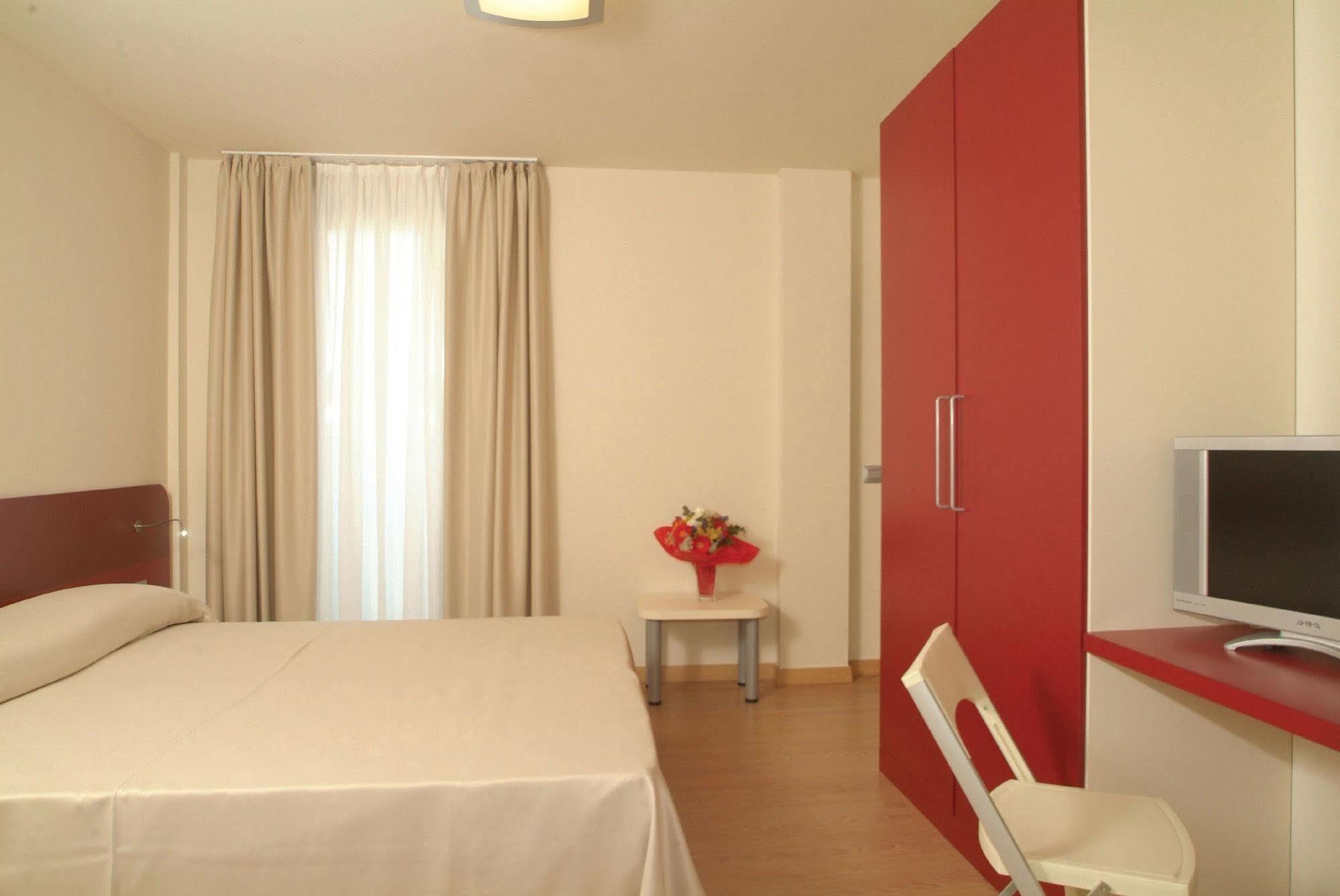 Hotel Pasha ลินญาโน ซับเบียโดโร ภายนอก รูปภาพ