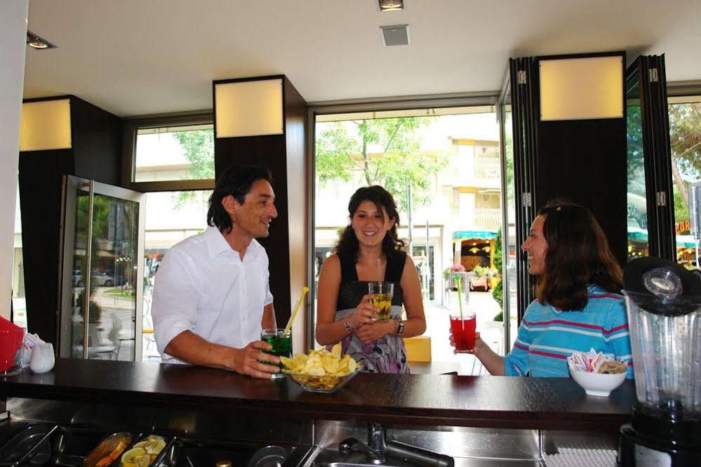Hotel Pasha ลินญาโน ซับเบียโดโร ภายนอก รูปภาพ